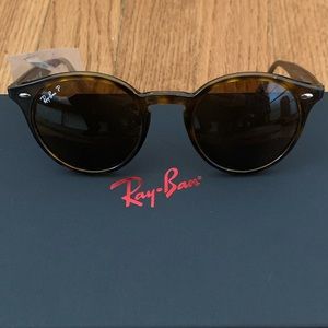 Ray-ban RB2180 Polarized Sunglasses w case